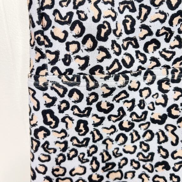 Varley Cheetah Print Keyhole Open Back Racerback Tank Top Mesh Piecing XSmall XS - Picture 6 of 10